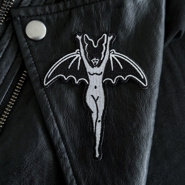 Patch vampire chauve-souris femme sorcière / diable gothique féministe satanique fille / fer brodé sur écusson