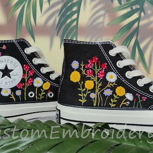Gepersonaliseerde Converse geborduurde schoenen Converse Chuck Taylor jaren 70 geborduurde bloemen Converse schoenen Beste cadeau voor haar