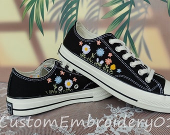 Customized Low-top Converse Embroidered daisy flower Shoes Converse Chuck Taylor 1970s Embroidered Flower  Converse Shoes Best Gift for Her