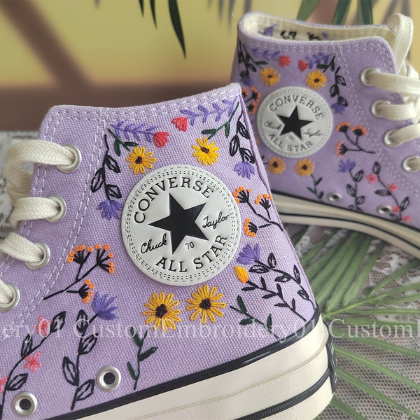 Zapatos bordados Converse personalizados Converse Chuck Taylor 1970s Flores y plantas bordadas Zapatos Converse El mejor regalo para ella