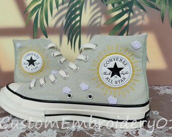 Maßgeschneiderte Converse bestickte Schuhe Converse Chuck Taylor 1970er Jahre bestickte Wolken & Sonnenblume Converse Schuhe bestes Geschenk für Sie