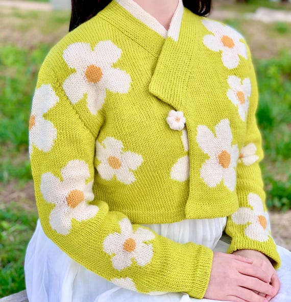 Blooming Daisy Jeogori • Knitting Pattern • Cardigan • Top Down