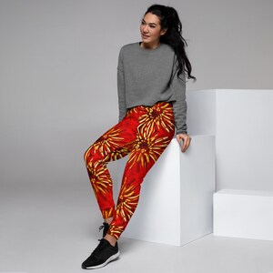 Red Flower Women&#39;s Joggers