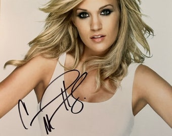Carrie Underwood - Hand Signed 8 x 10 Photo