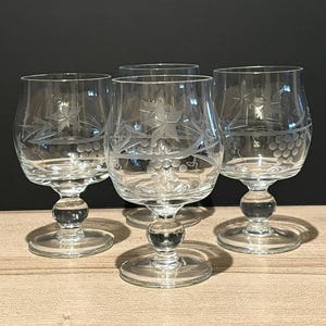 Vintage Etched Cocktail Glasses: Grape Motif Glassware (Set of 4)