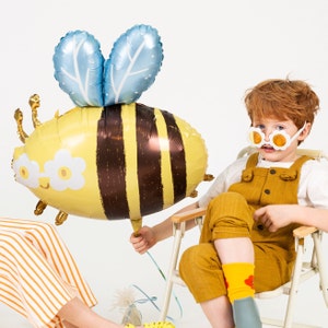 Cute Bee Balloon Party Decoration – Large Foil Balloon with Blue Wings & Flower Eyes, Bumblebee Theme Baby Shower or Kids Birthday Decor