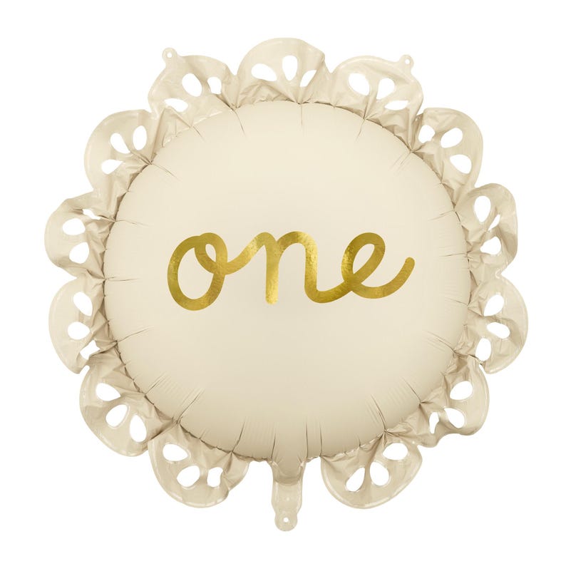 Cream round foil balloon with gold 'one' text and scalloped lace trim – perfect for baby’s first birthday party, cake smash photoshoot, or milestone celebration decor.