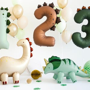 Globo gigante de dinosaurio triceratops: decoración verde para fiesta de dinosaurios imagen 2