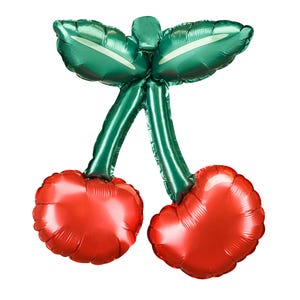 K&ouml;nnte beinhalten: Ein roter, kirschf&ouml;rmiger Ballon mit gr&uuml;nen Stielen und Bl&auml;ttern. Der Ballon hat eine gl&auml;nzende, metallische Oberfl&auml;che. Die Bl&auml;tter haben wei&szlig;e Akzente. Perfekt f&uuml;r eine Party.