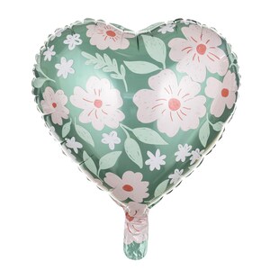Heart-shaped foil balloon with pink and white floral print on green background – romantic flower balloon for weddings, anniversaries, or spring parties.