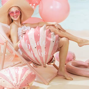Pink Seashell Bride To Be Foil Balloon: Bridal Shower Decor (52 x 50cm) image 6