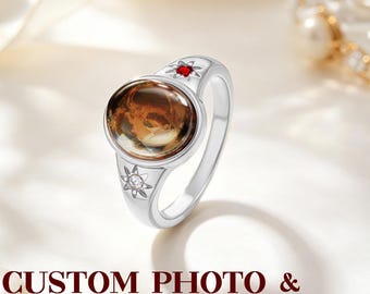 パーソナライズされたオーバルフォトリング、カスタム誕生石写真入りバンド、ゴールドトーンの記念品