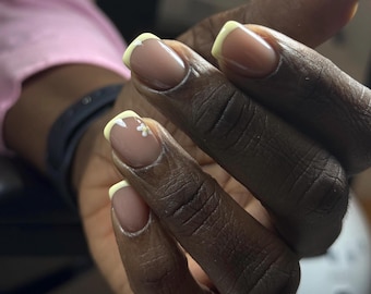 Pastel Yellow French Tip Daisy Nails | Short Square Press Ons | Spring Summer Manicure