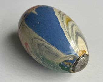 Wooden marbled egg sewing etui, egg thread and thimble holder
