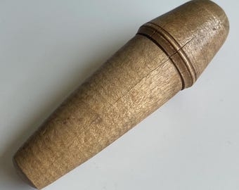 Vintage wooden needle case