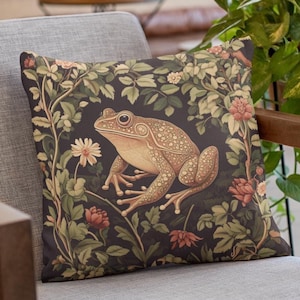 Floral Frog Pillow, Cottagecore Home Decor, Farmhouse Style Cushion, Toad Lover Gift, Cozy Living Room Accent, Botanical Decorative Pillow