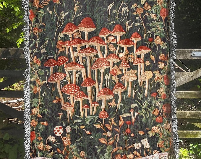 Woven Blanket for Mushroom Lovers, Retro Cottagecore Witchy Home Decor Gift, Botanical Vintage Gift Throw for Her, Fairycore Frog Lover Gift