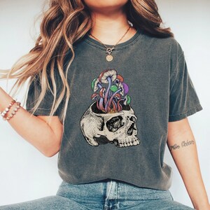 Vintage Magic Mushroom Skull Shirt, Retro Skull Mushroom T-Shirt, Mushroom Cottagecore Tee, Goblincore Gift, Skull Witchy TShirt, Gothic Tee