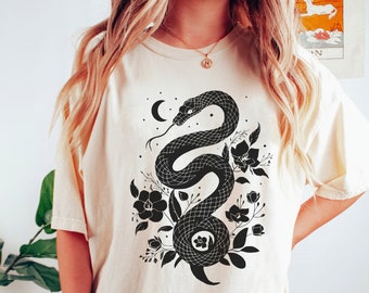 Comfort Colors Snake Shirt, Cottagecore Snake Lover Vintage Shirt, Retro Tee for Reptile Lover, Witchy Top for Her, Spiritual Boho Vibe
