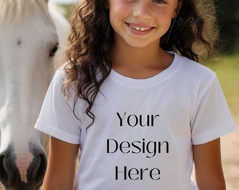 Kinder Gildan 5000B Mockup, Kinder Mockup mit Tier, Kinder Mockup Gildan, Kinder Mockup Gildan 5000, Kinder Tshirt Mockup, Jugend Mockup weißes Shirt