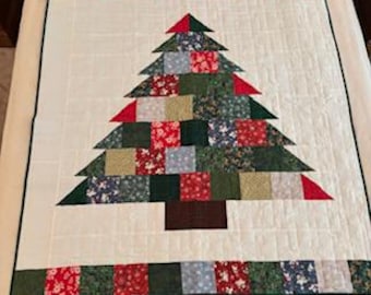 Patchwork Christmas Tree Quilt
