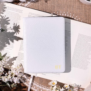 Retro White Floral Leather Kindle Case,Paperwhite 7" Cover,Personalized Kindle 12th/11th Gen Case, 6" Kindle 11th 2024, Back to School Gift