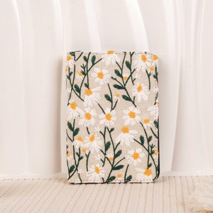 Custodia Kindle personalizzata in tessuto con motivo a margherita, custodia Kindle personalizzata, custodia Kindle completamente nuova, custodia Paperwhite da 7'' per Kindle 12a e 11a generazione