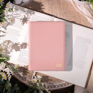 Personalized Pink Vegan Leather Kindle Case – Custom Boutique Gift for Readers Paperwhite 11/ 12th Kindle 11th 6" Colorsoft 7" Cover