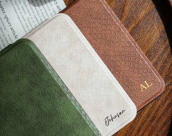 パーソナライズされたクロコ型押しKindle Paperwhiteケース、第12世代（2024年）および第11世代Kindle用カスタムネームカバー、本好きへのギフト