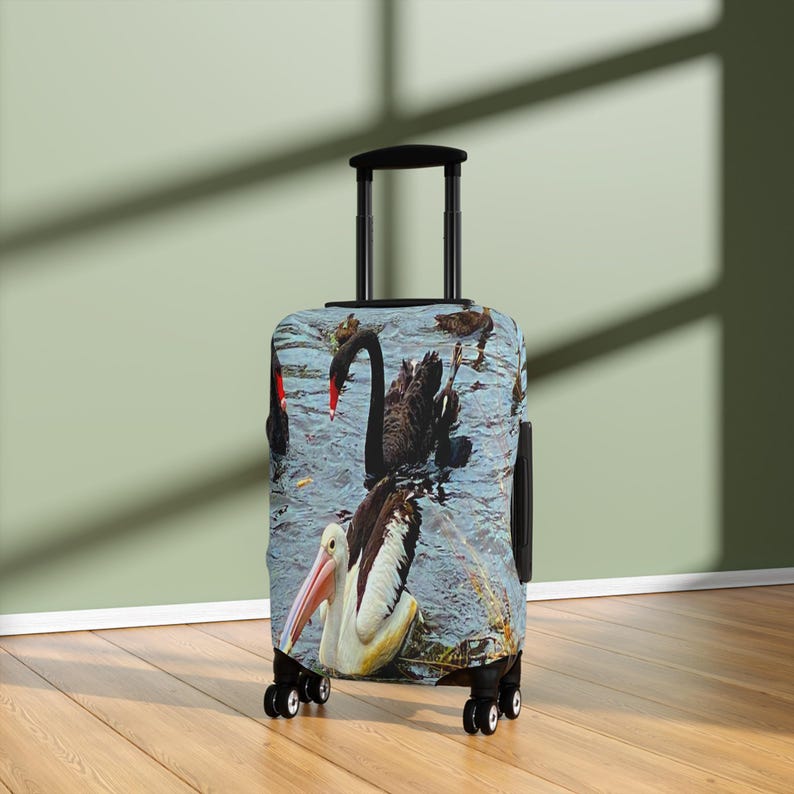 Pelikan und schwarzer Schwan Gepäckabdeckung, australischer Wildlederkofferschutz, Vogelliebhaber-Reisegeschenk Bild 6