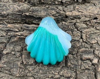 Laguna Agate Sea Shell Carving: Handmade Gemstone Pendant (25x24x6mm)