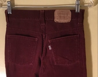 Late 1970/Early 80s Straight Leg Maroon Levi’s Corduroy Pants, Women’s/Unisex, Excellent Shape, No issues, Fit Like A Dream Perfect For Fall