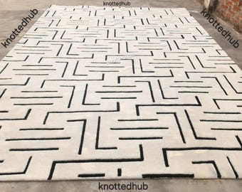 Hand-Tufted Wool Rug: Black and White Modern Line Design