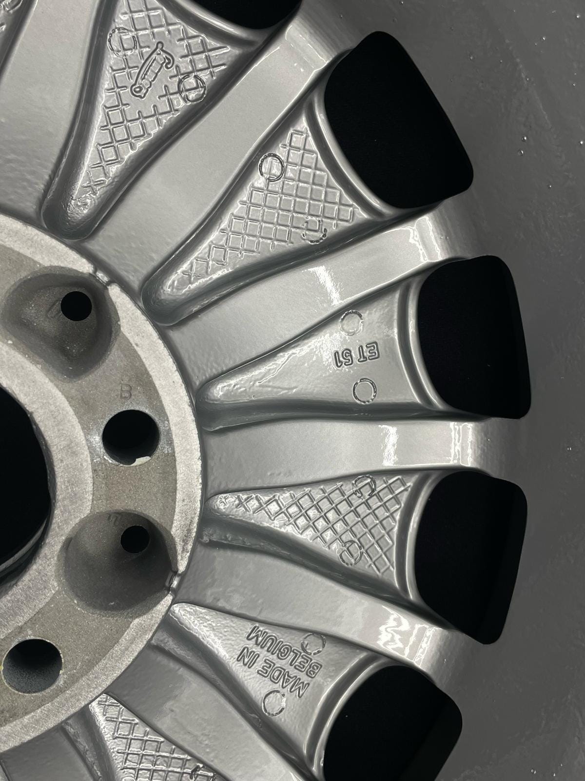 Mercedes W140 Manhole Cover Original OEM Alloy Wheels 7.5jx16 ET51