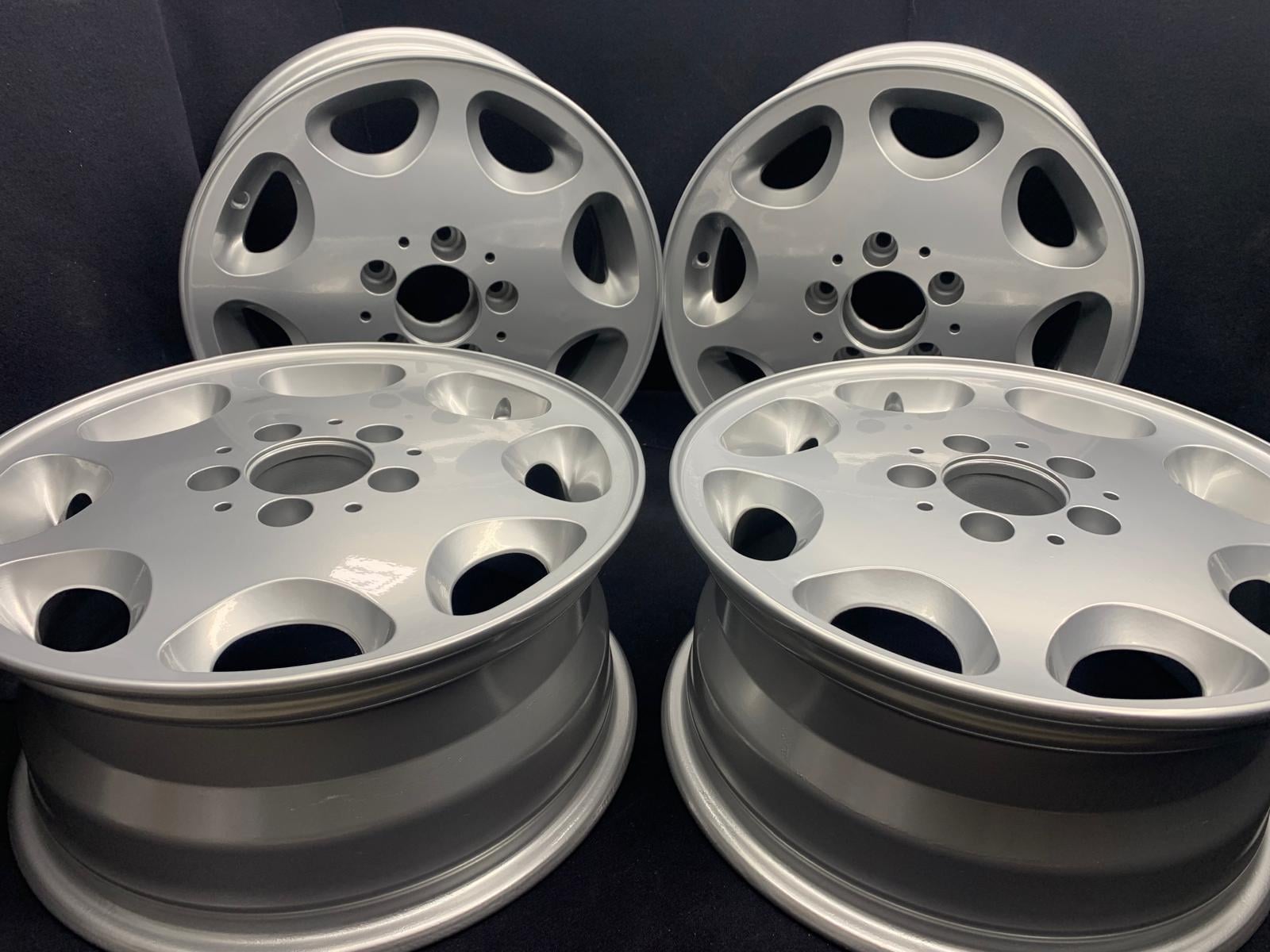 Mercedes W124 8 Holes Sportline Alloy Wheels 7jx15 ET41 1244011302 