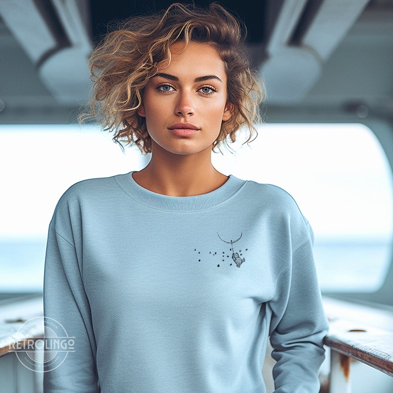 Classic Winnie the Pooh Sweatshirt, Vintage Pooh Bear, Cozy Retro