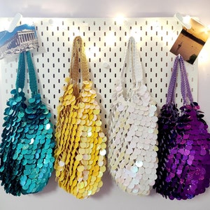 Glamour on the Go: Handgefertigte Häkeltasche mit Pailletten, Häkeltasche mit Pailletten, Umhängetasche aus Netzstoff, Glitzertasche, handgemachtes Geschenk, Geschenk für Sie