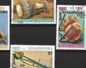 Instrumentos musicales tradicionales de Camboya - Sellos postales de Camboya x 4 (1984). Sello de música