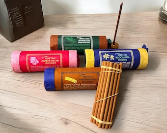 Tibetische Räucherstäbchen | Handgemacht & Natürlich | mit Stäbchenhalter | Tibet Dhoops | Meditation | Rauhnächte | spirituelles Geschenk
