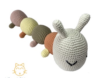 Chenille amigurumi faite main, jouet chenille au crochet fait main, ami du sommeil, coton biologique certifié (certifié GOTS)