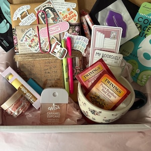 Deluxe Blind Date with a Book Box, Surprise Gift for Book Lovers, Mystery Reading Experience, Unique Gift Idea