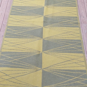 Vintage Scandinavian Wool Rug: Geometric Green & Yellow Röllakan Kilim