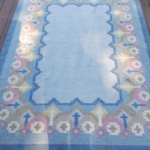 Vintage Swedish Röllakan Rug: Handwoven Wool Geometric Flower Design