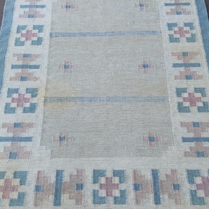 Vintage Swedish Röllakan Rug: Handwoven Wool Geometric Design (135x190 cm)