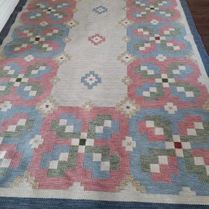 Vintage Swedish Röllakan Wool Rug: Mid-Century Modern Design by Lisette Norlander