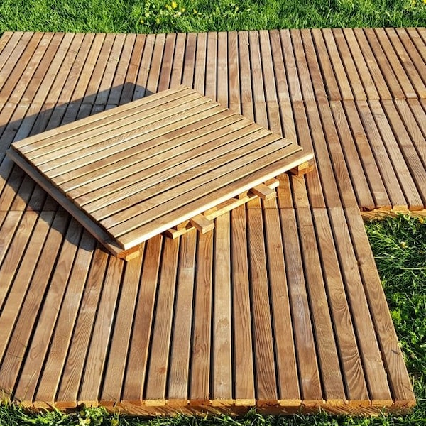 Decking Tile for Patios, Cafes and Outdoors from Natural Wood Pine, Long lasting, Planed 75 x 75 cm, Easy Interlocking, Wooden, Impregnated