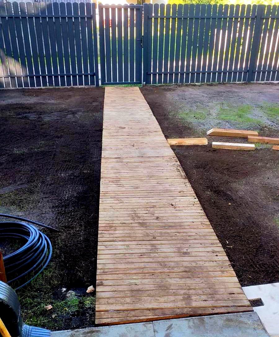 Passerella in legno arrotolabile, 75x300 cm - resistente al degrado per giardini bellissimi, in legno di pino naturale, con geotessile - Italia