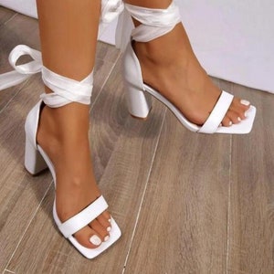 White top ribbon sandals