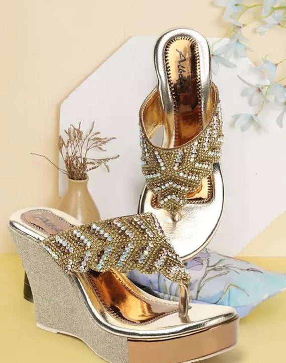 Stunning bridal shoes | Ballin-itallian shoes | Gold and glitter | Bridal  shoes inspiration | Golden s… | Bridal sandals heels, Indian wedding shoes,  Bridal sandals