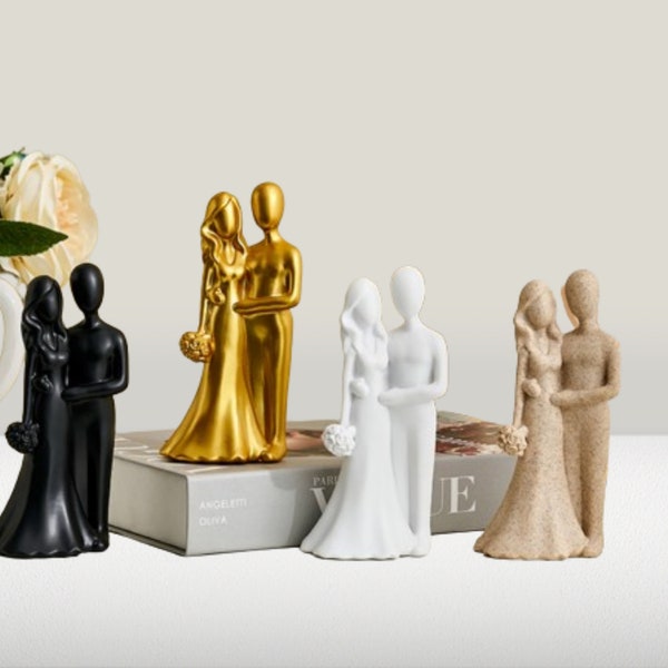 Abstract Couple Statue in Gold Miniatures for the bookshelf room and office decoration Resin sculptures and figurines.